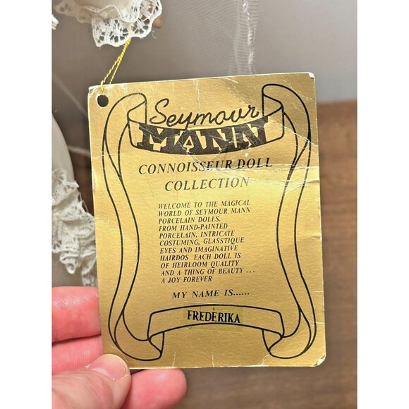Limited Edition Seymour Mann's - Connoisseur Doll Collection - Bride Frederika - Picture 4 of 8